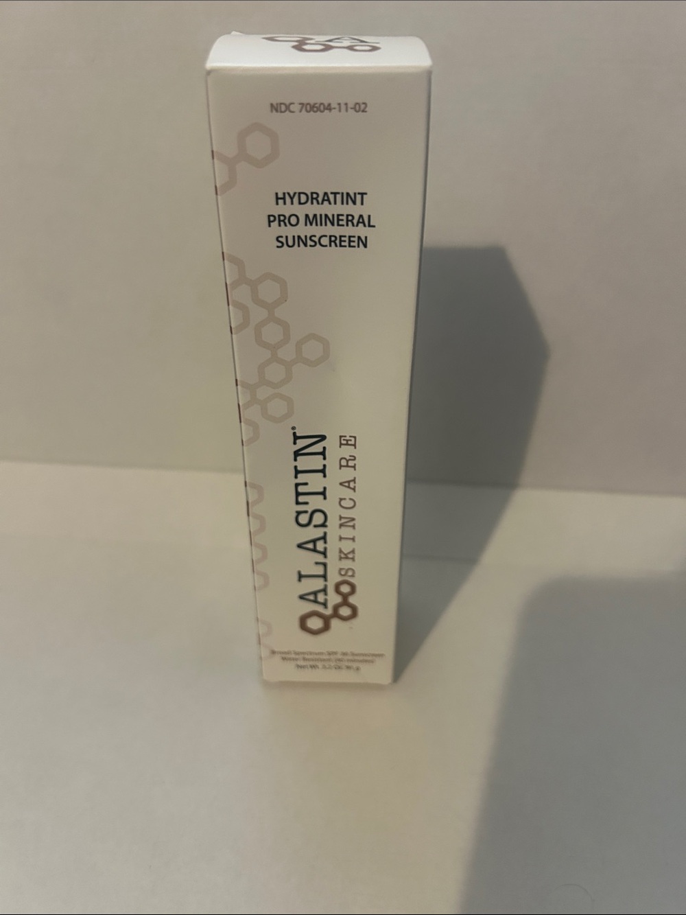 Alastin Hydratint Pro Mineral Sunscreen - White/Pale Pink 3.2 oz
